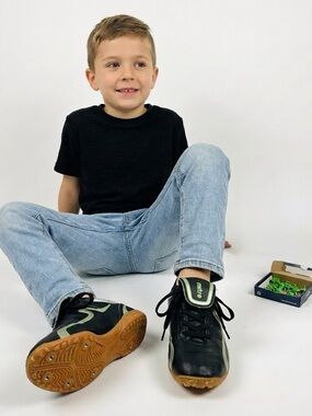 Mitre Youth Soccer Cleats Black Green Silver Fold-Over Tongue Kids Boys Size 2